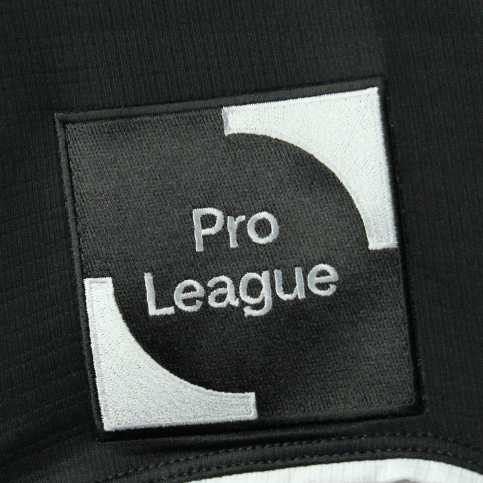 来自Sporting Charleroi的Killian Lokembo Lokaso球衣