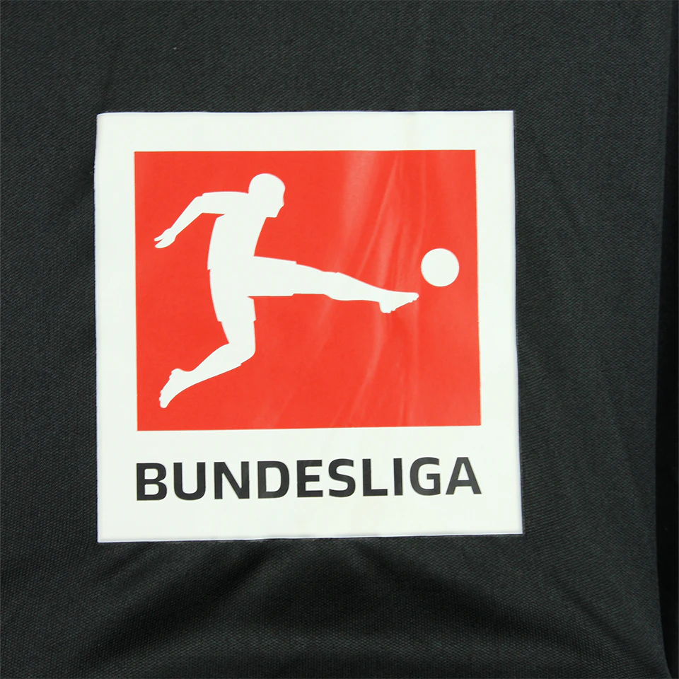 来自Mainz 05的Silvan Widmer 球衣