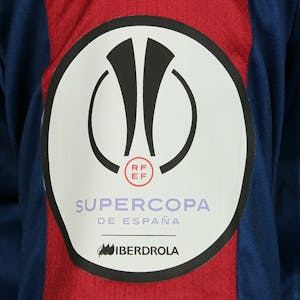 Estela Carbonell Levante Femenino shirt