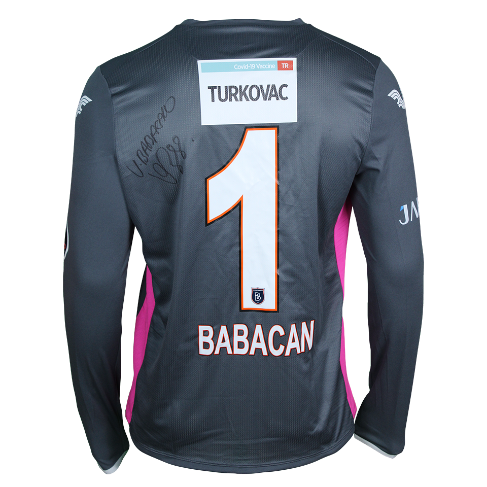 Volkan Babacan İstanbul Başakşehir forması