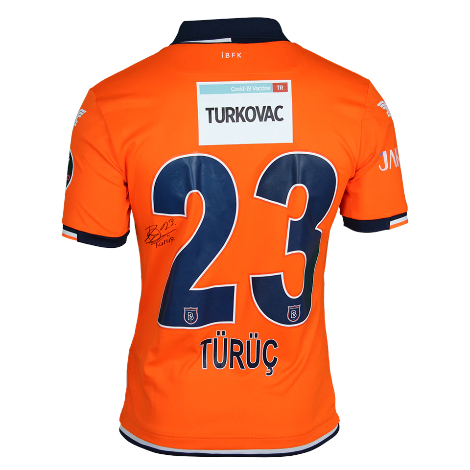 Deniz Türüç İstanbul Başakşehir forması