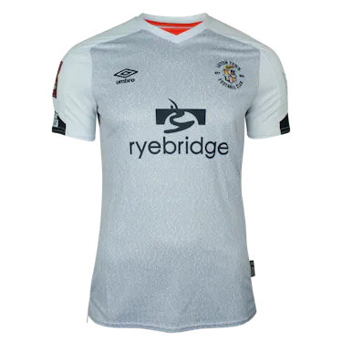 来自Luton Town的James Bree球衣