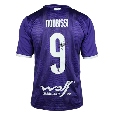 来自K. Beerschot V.A.的Marius Noubissi球衣