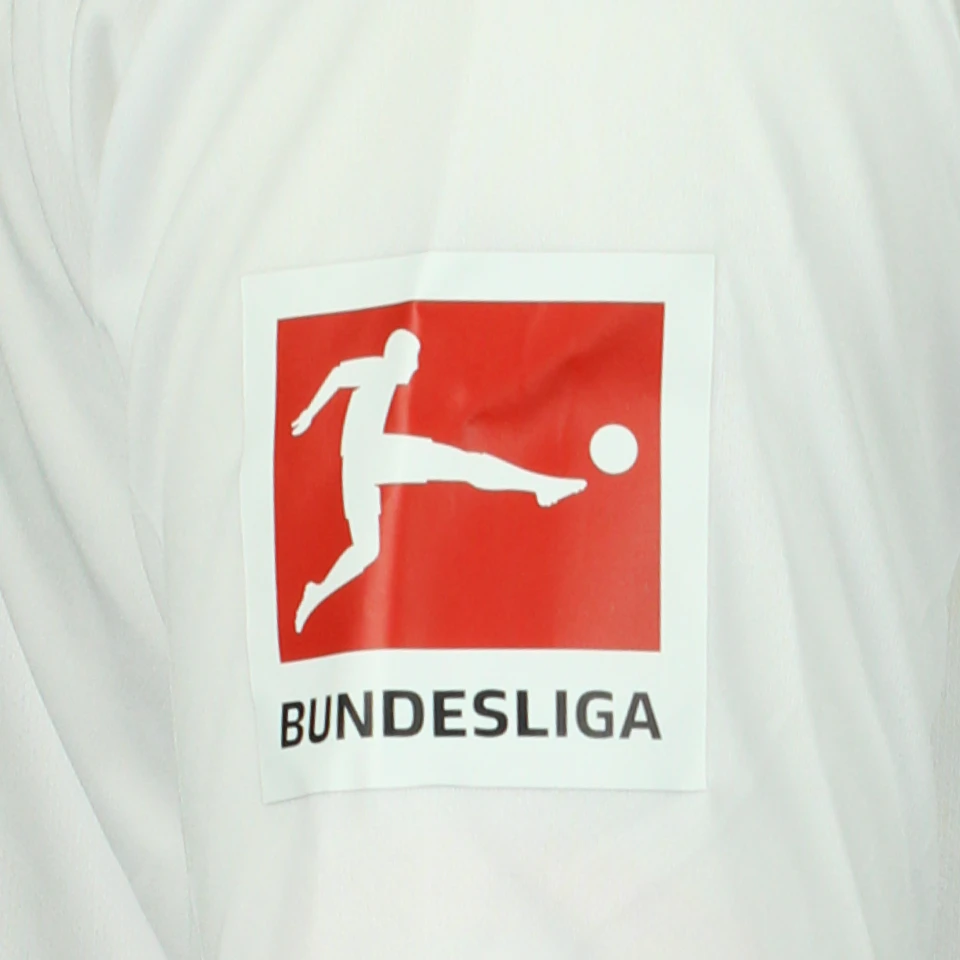 来自Mainz 05的Silvan Widmer 球衣