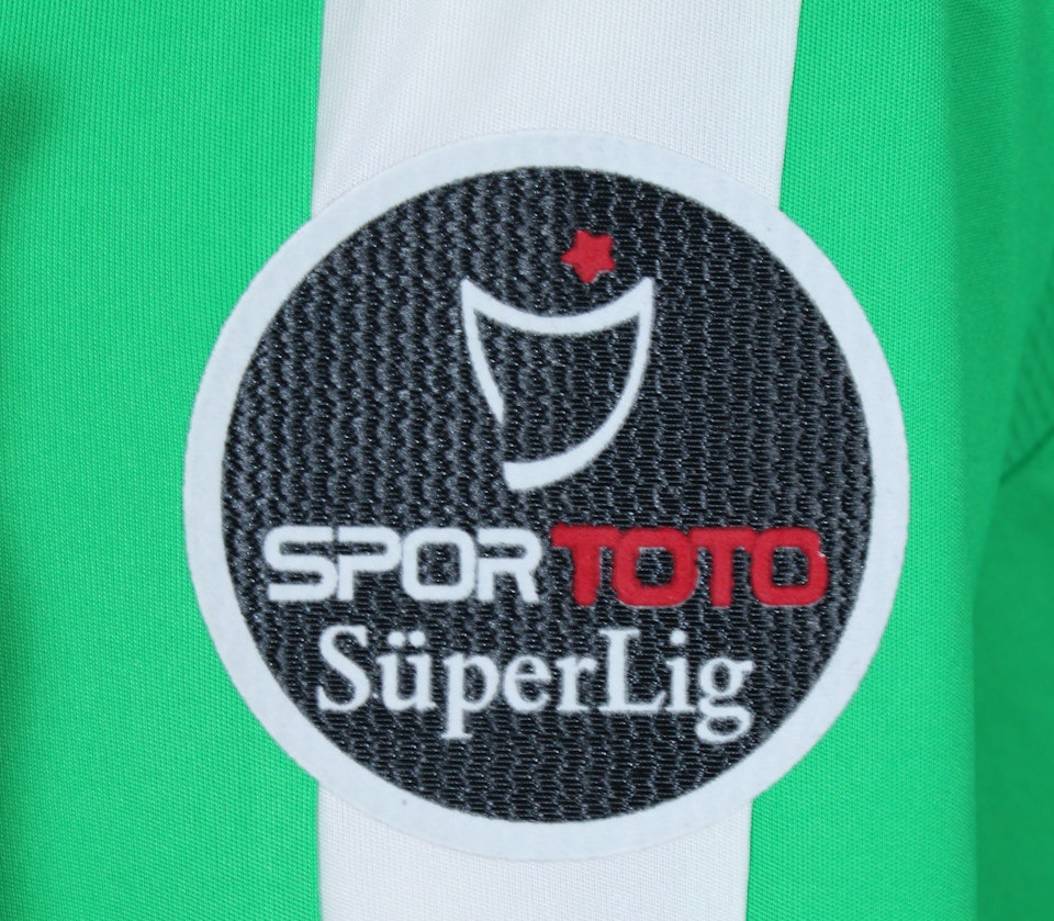 Berke Özer Fenerbahçe shirt