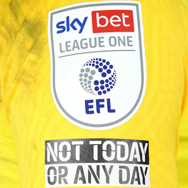 来自Sunderland的Lynden Gooch球衣