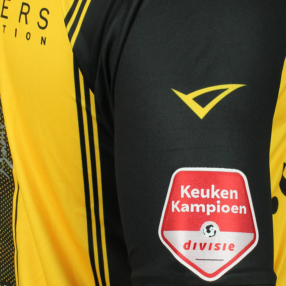Patrick Pflücke Roda JC shirt