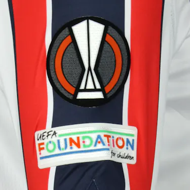 来自FK Crvena zvezda的Aleksandar Dragović球衣