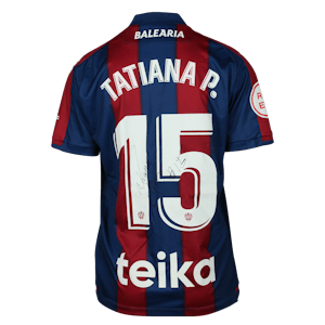 Tatiana Pinto Levante Femenino shirt