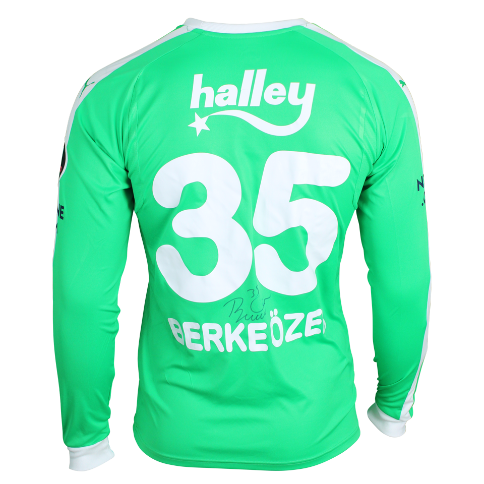 Berke Özer Fenerbahçe jersey