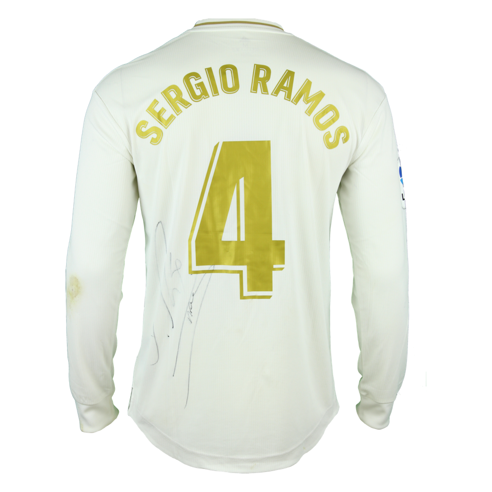 来自Real Madrid的Sergio Ramos球衣