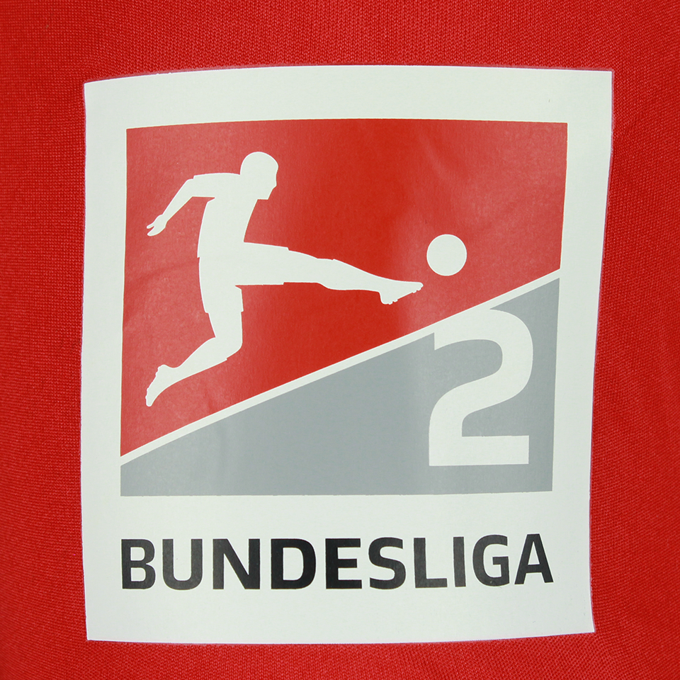 Timo Hübers Hannover 96 shirt