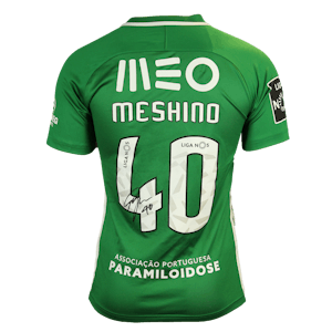 Ryotaro Meshino Rio Ave FC shirt