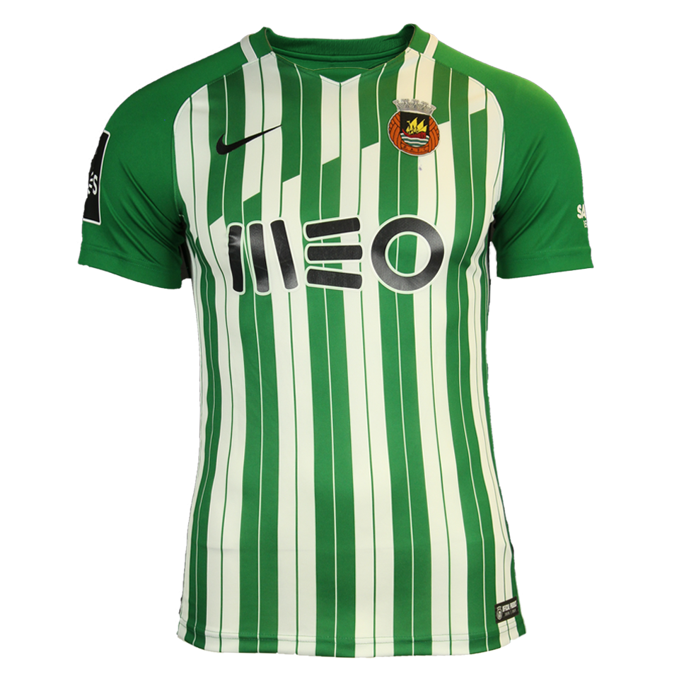 Ryotaro Meshino Rio Ave FC shirt