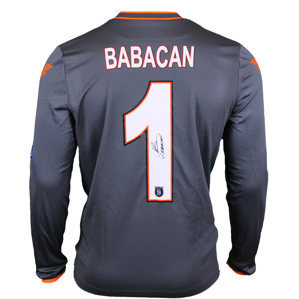 Volkan Babacan İstanbul Başakşehir forması