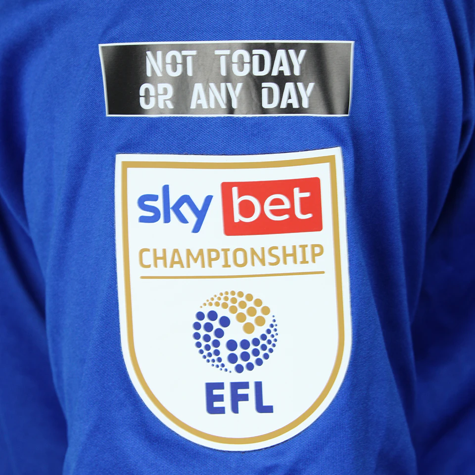 来自Cardiff City FC的Sol Bamba 球衣