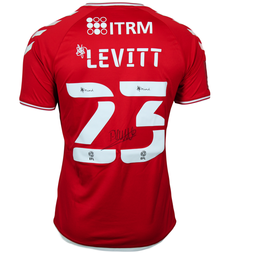 来自Charlton Athletic的Dylan Levitt球衣