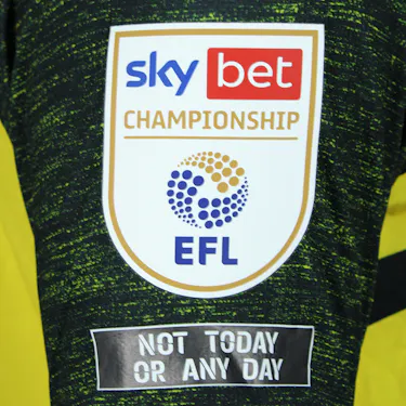 来自Watford的João Pedro球衣