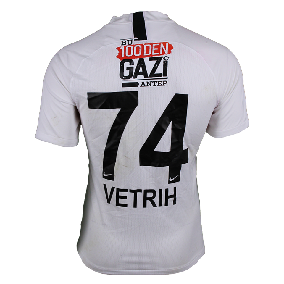 Amedej Vetrih Gaziantep FK shirt