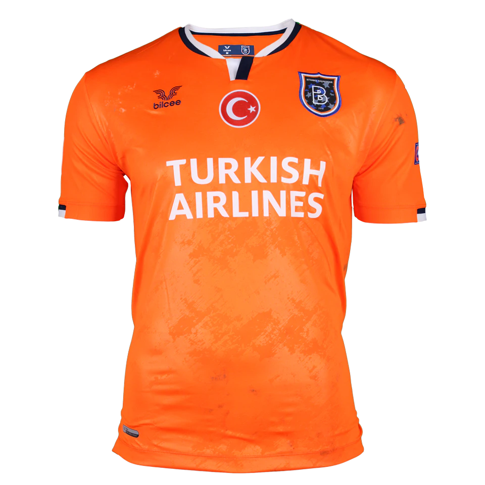 Deniz Türüç İstanbul Başakşehir forması