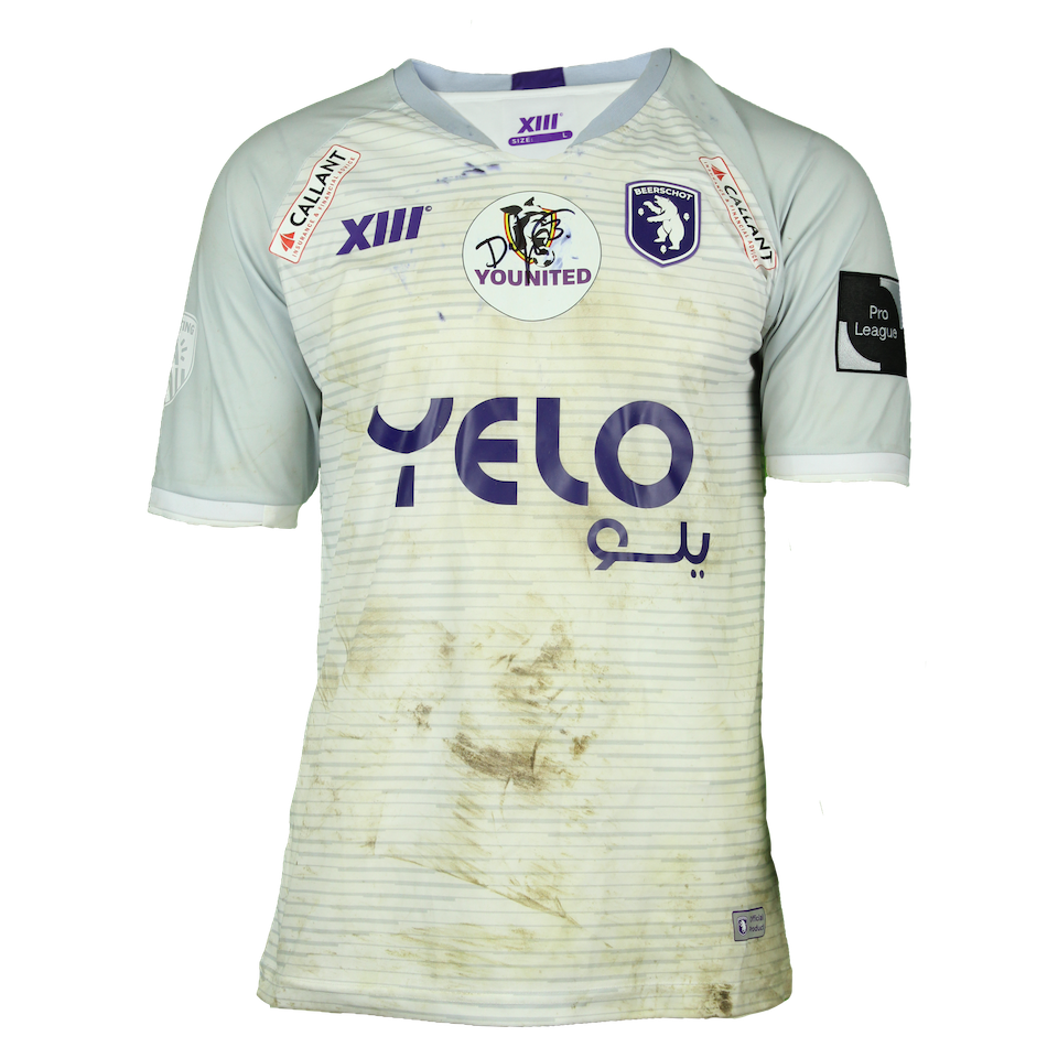 Denis Prychynenko K. Beerschot V.A. のシャツ