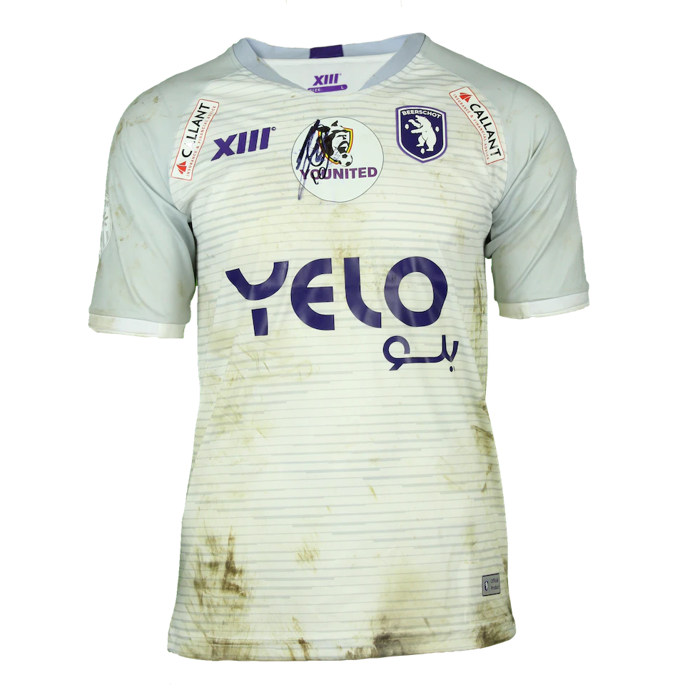 Musashi Suzuki K. Beerschot V.A. jersey