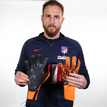 Oblak - Signed football gloves