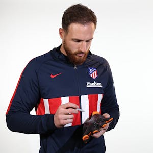 Oblak - Signed football gloves