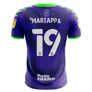Bristol City 팀의 Adrian Mariappa 셔츠