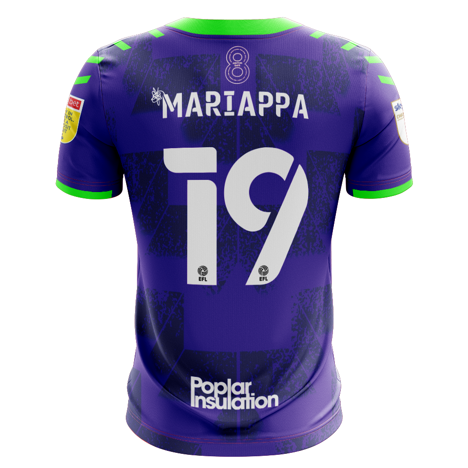 Bristol City 팀의 Adrian Mariappa 셔츠