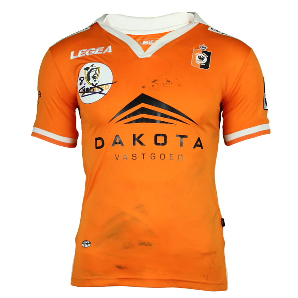 Mehdi Tarfi KMSK Deinze forması