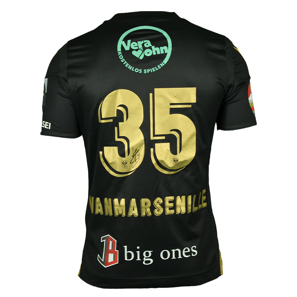 来自STVV的Wim Vanmarsenille球衣