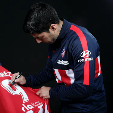 Luis Suárez - First  Atlético match football shirt (Match Issued)