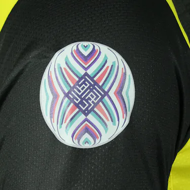 来自Ittihad Jeddah的Ziyad Al Sahafi球衣