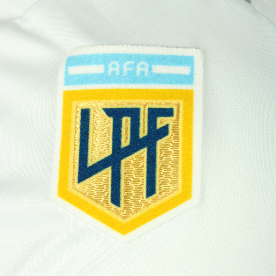 Julián Alvarez River Plate shirt