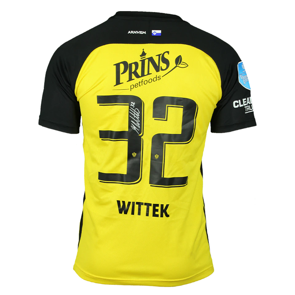 Maximilian Wittek Vitesse forması