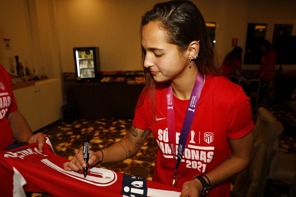 来自Atlético de Madrid Femenino的Deyna Castellanos球衣