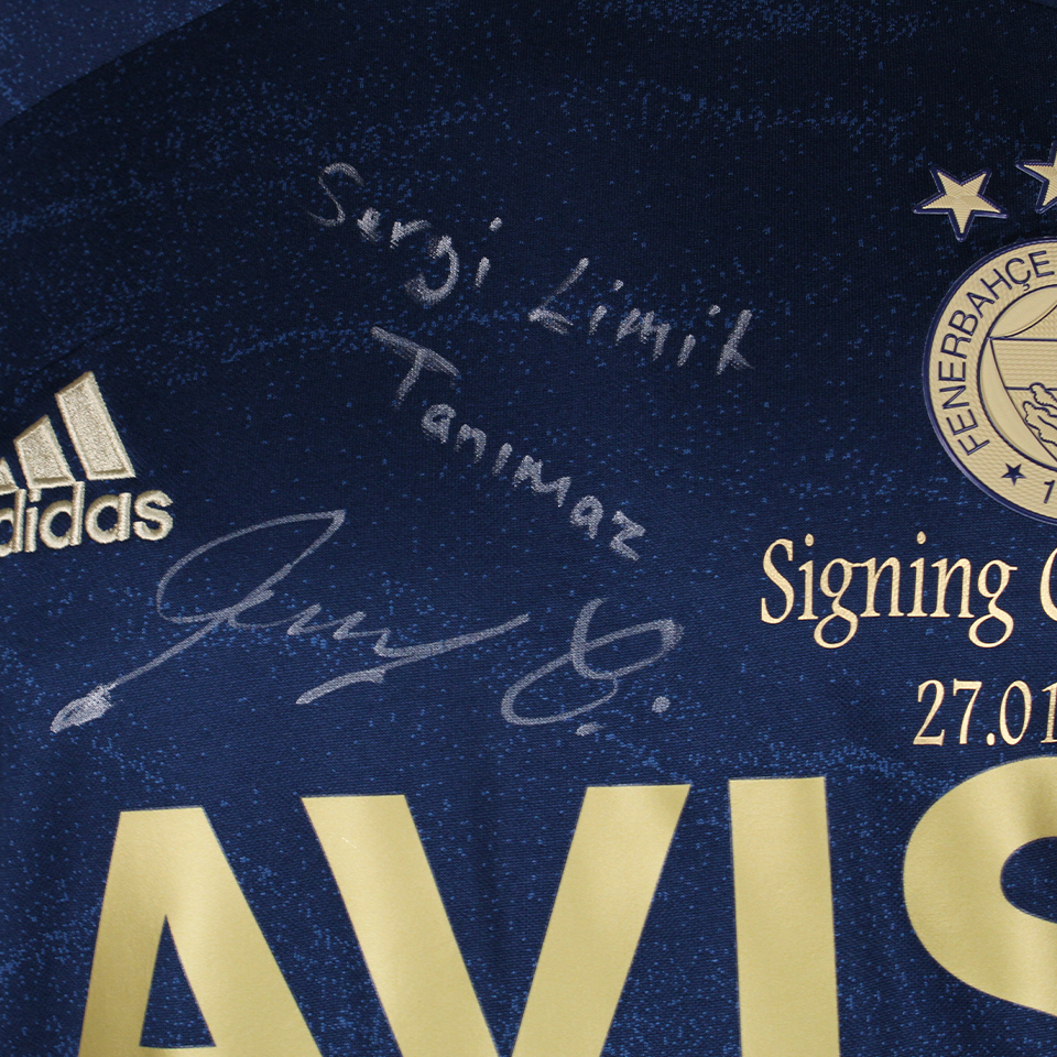 Özil Signing Ceremony Shirt - Third kit