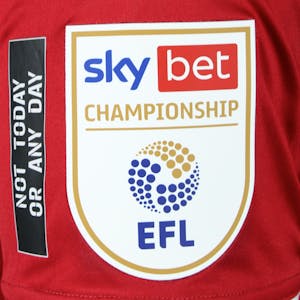 Jamie Paterson Bristol City shirt