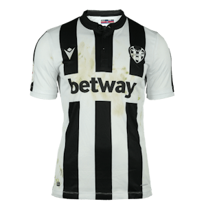 Roger Martí Salvador Levante UD shirt